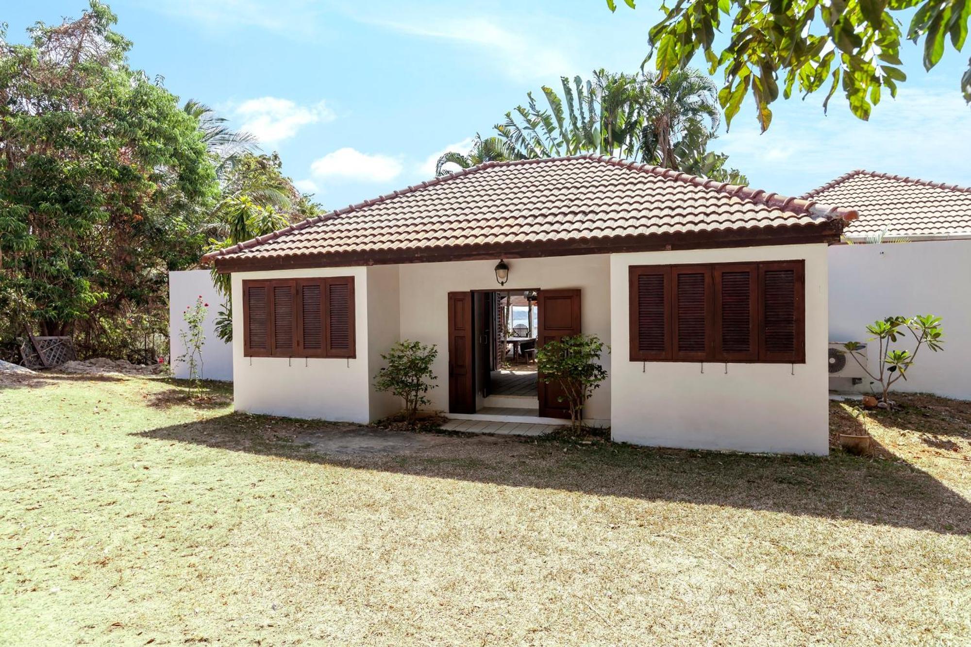 Baan Khunying - Secluded Phuket Beachfront Villa Rawai Exterior foto